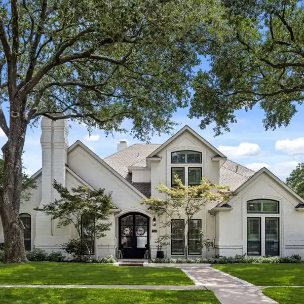 UPDATED MODERN RETREAT ON A QUIET CUL-DE-SAC