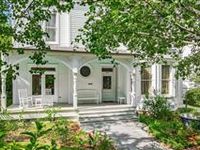 NEWLY RENOVATED ST CHARLES AVENUE STUNNER