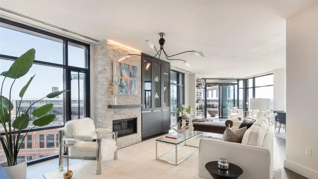 Ultimate Designer Residence at Mcgregor Square