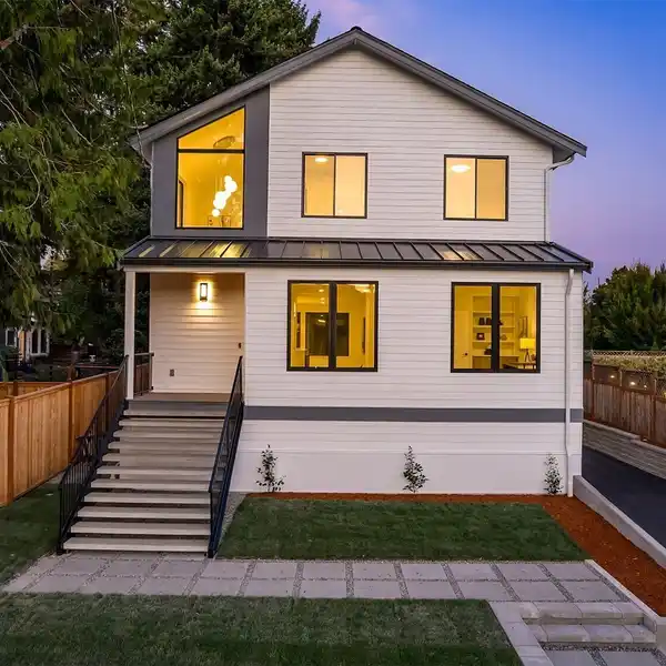 GORGEOUS CONTEMPORARY WITH LUXE FINISHES & VERSATILE LAYOUT