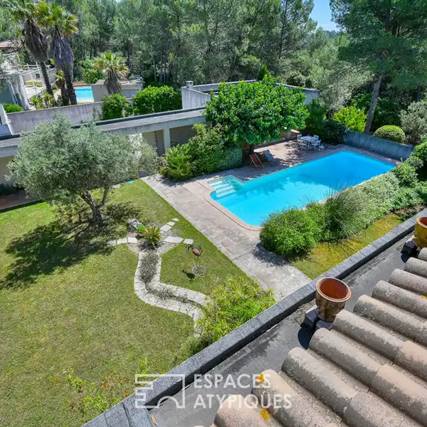 ARCHITECT-DESIGNED VILLA IN DOMINANT POSITION