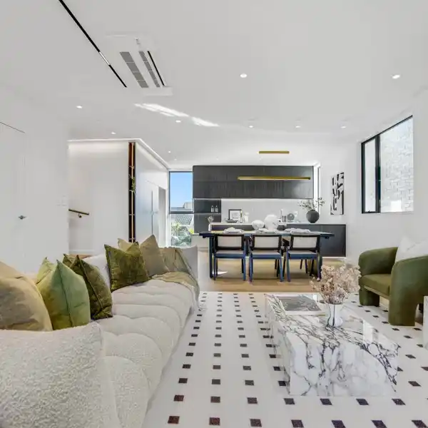 DESIGNED FOR MODERN COASTAL LIFESTYLE OF ABSOLUTE EASE & SOPHISTICATION