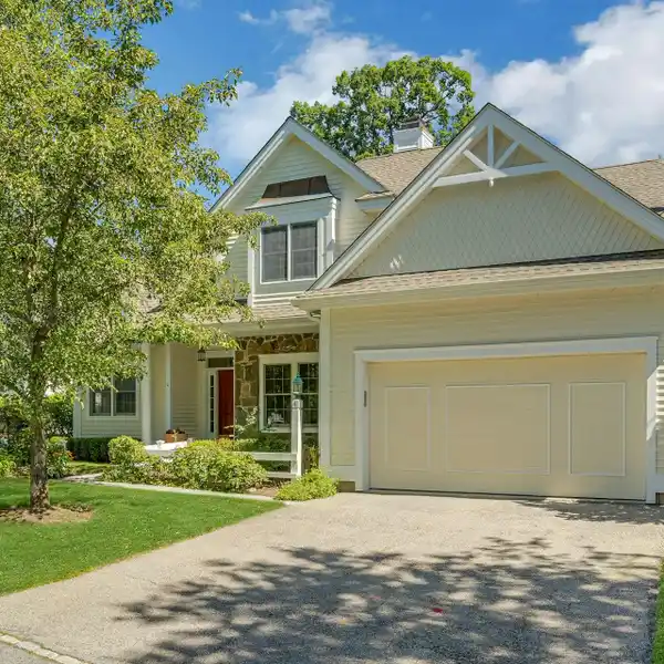 PRIME LOCATION IN WHIPPOORWILL RIDGE