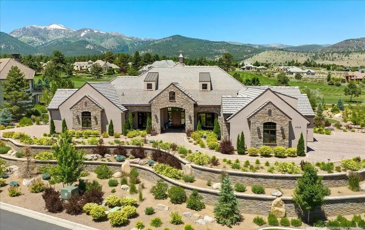 Single-level Home with Golf and Mountain Views