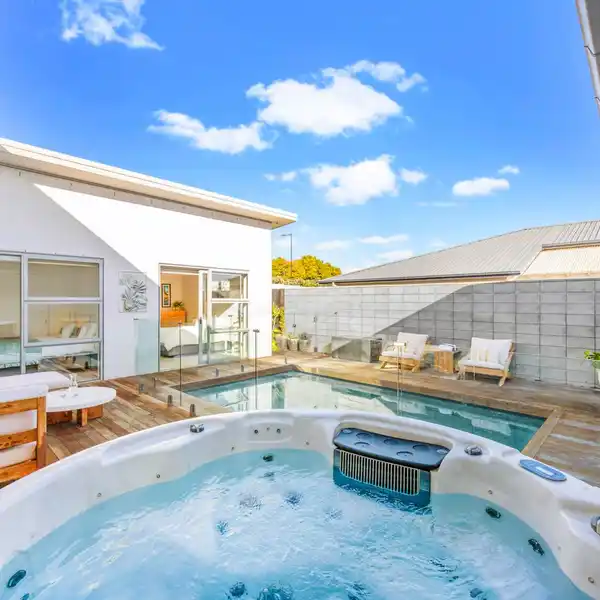 STYLISH COMFORT MEETS COASTAL FAMILY LIVING