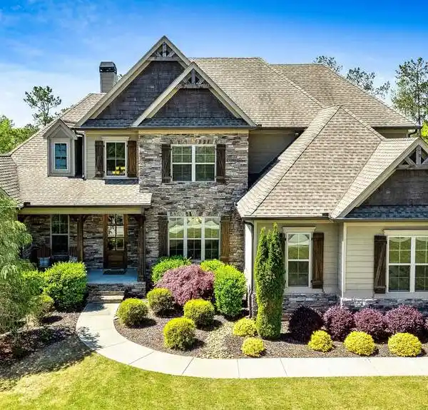 REFINED SOUTHERN ELEGANCE WITH SOARING CEILINGS