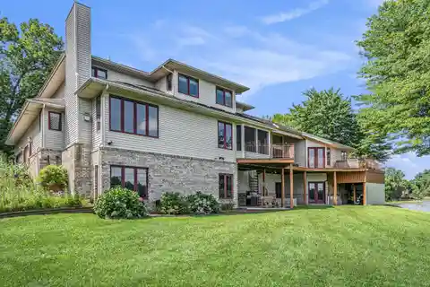 Gorgeous Property on Lake Templene