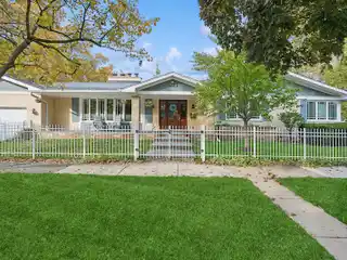 Charming Mid-century Modern Ranch in East Wilmette