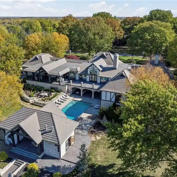EXQUISITE ESTATE ON OVER THREE ACRES