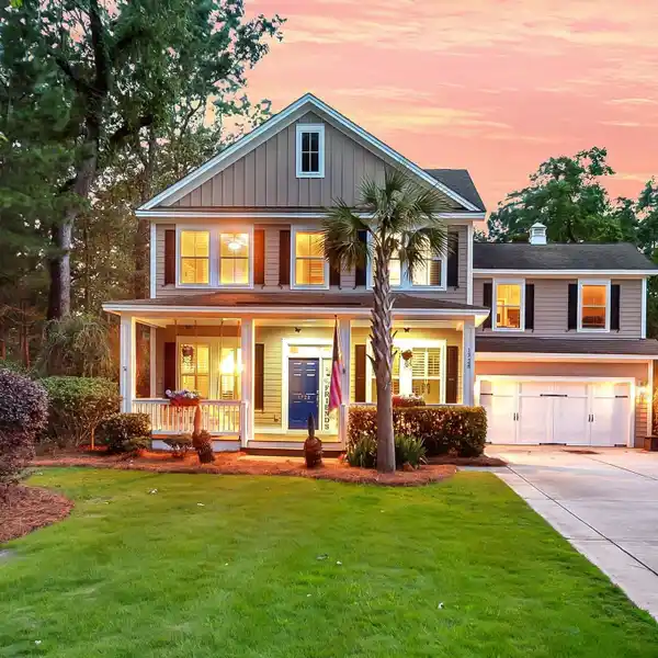BEAUTIFULLY MAINTAINED HOME IN THE PEMBROKE SECTION OF PARK WEST