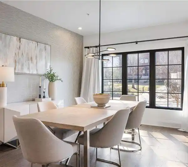 THE IDEAL INTOWN LIVING EXPERIENCE