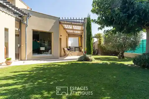 Superb Luxury Villa a Walk Away from Amenities