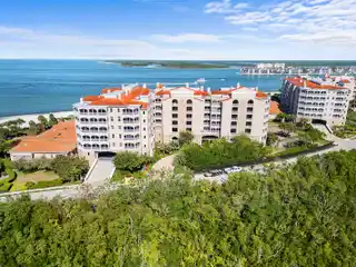 Exquisite Beachfront Condominium in Hideaway Beach