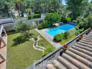 Architect-designed Villa in Dominant Position