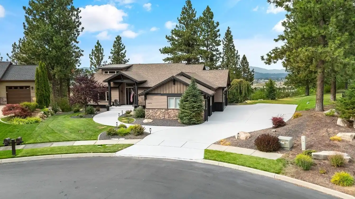 Spacious Legacy Ridge Full Daylight Walkout Rancher