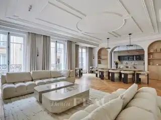 Exceptional Meticulously Renovated Apartment