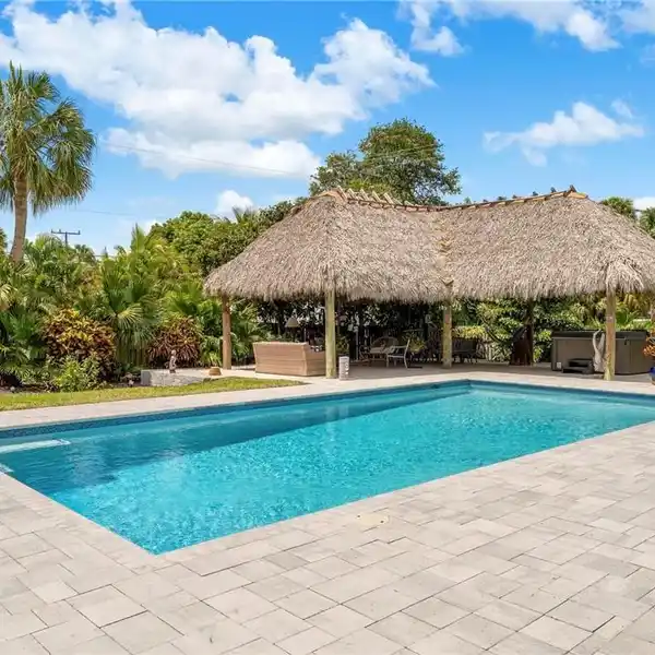 TROPICAL OASIS IN THE HEART OF ST. LUCIE ESTATES