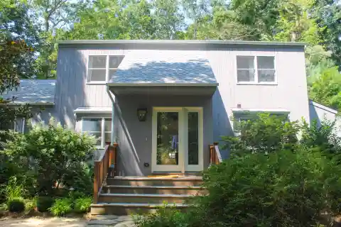 Serene Retreat Tucked Away in the Northwest Woods