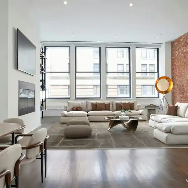 BEAUTIFUL HOME IN THE LOFTS OF GREENE