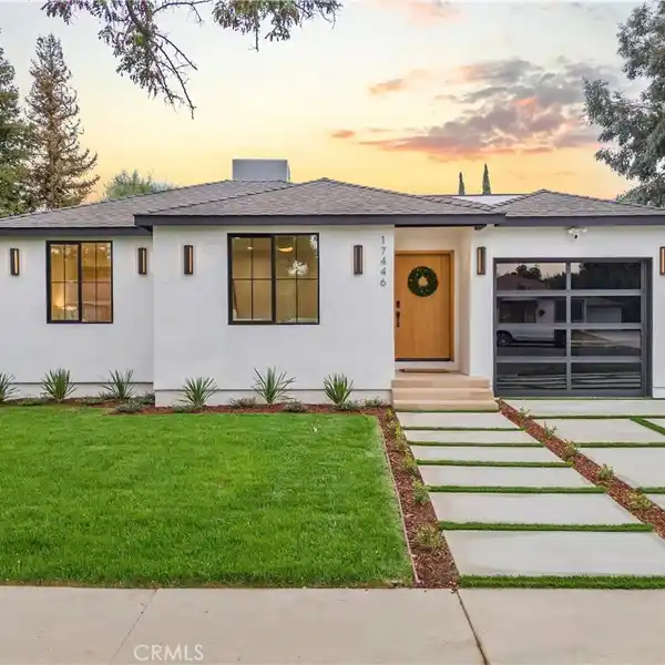 STUNNING CUSTOM-BUILT HOME ON A GENEROUS LOT