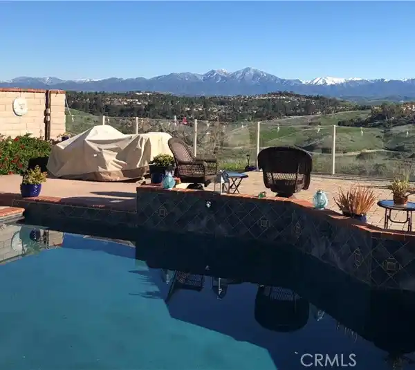 PICTURESQUE PROPERTY WITH PANORAMIC SADDLEBACK MOUNTAIN VIEWS