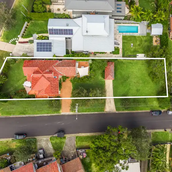 UNIQUE QUINTESSENTIAL COASTAL HOME