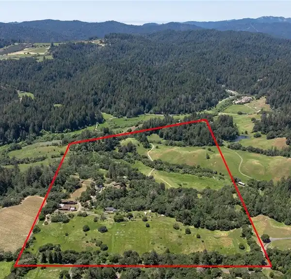 EXTRAORDINARY 80-ACRE FAMILY ESTATE