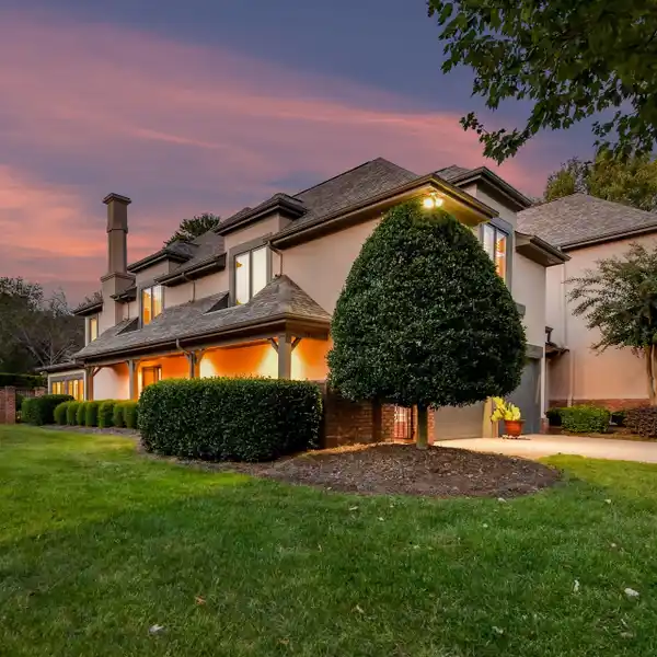 ARCHITECTURAL ELEGANCE ESTATE TOWNHOME