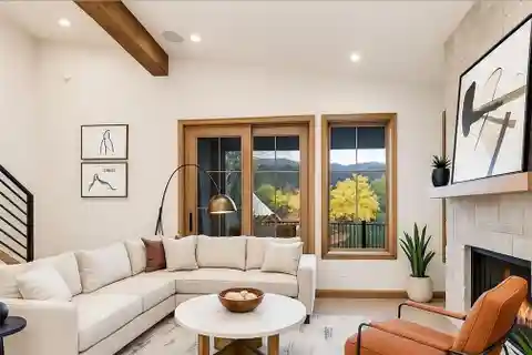 Refined Downtown Living