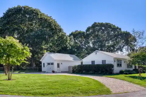 Chic Beach House for Lease