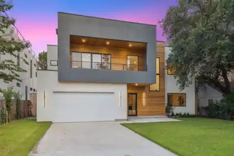 Stunning Modern New Construction in Bluffview