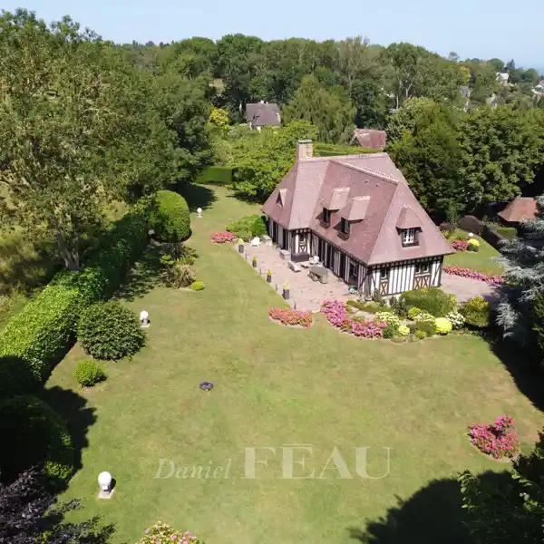 SERENE DEAUVILLE PROPERTY WITH PRIVATE GARDENS