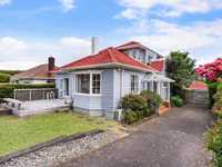 PERFECT BLEND OF MODERN COMFORT AND CLASSIC CHARACTER