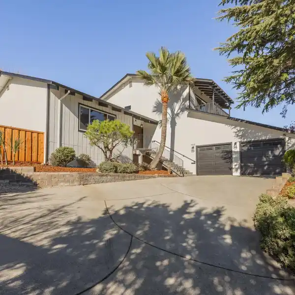 BEAUTIFULLY  UPDATED HOME IN COVETED PARSONS ESTATES