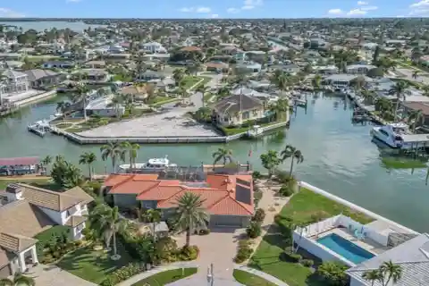 Spectacular Boaters' Property