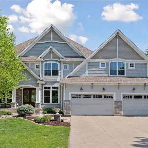 ELEGANT WATERFRONT LIVING MINUTES FROM TOP AMENITIES