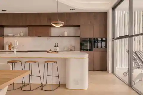 Elegance and Practicality Steps from Major's Bay