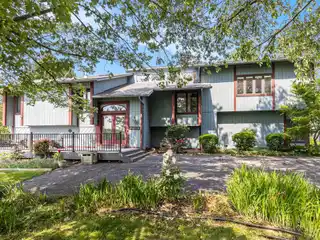 Remarkable Bi-Level Home