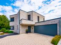 PRESTIGIOUS ENERGY-EFFICIENT MODERN PROPERTY