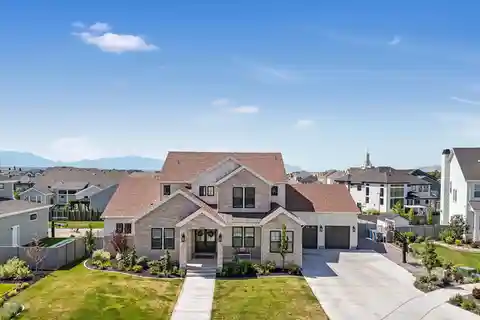 Remarkable Home on a Coveted Cul-de-sac