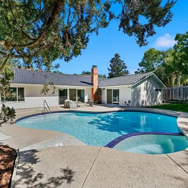 LUXURIOUS PRIMARY SUITE WITH WALK-IN CEDAR-LINED CLOSET