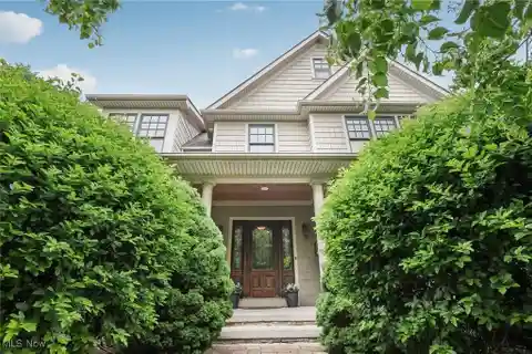 Exceptional Blend of Luxury and Convenience