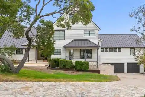 Farmhouse Charm with Contemporary Sophistication