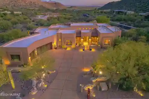 Custom Luxury Estate with Panoramic Views