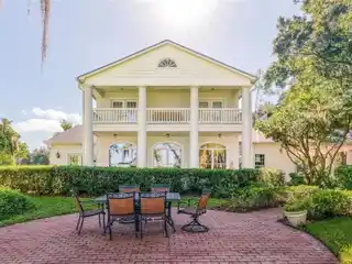 Lakefront Estate in Exclusive Howell Park