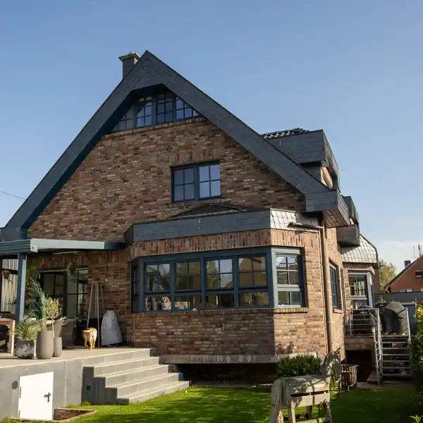 EXCLUSIVE PROPERTY IN IMMACULATE CONDITION