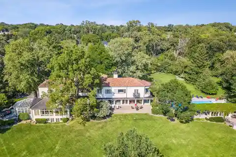 Sprawling Secluded Oasis