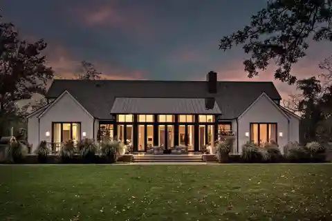 Elegant Organic Flow Designed for Entertaining