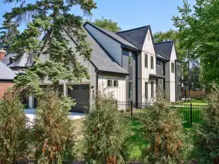 Impressive Residence in East Glenview