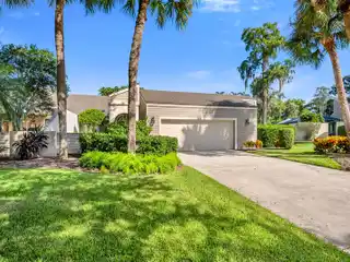 Lovely Wyndemere Home with Beautiful Views